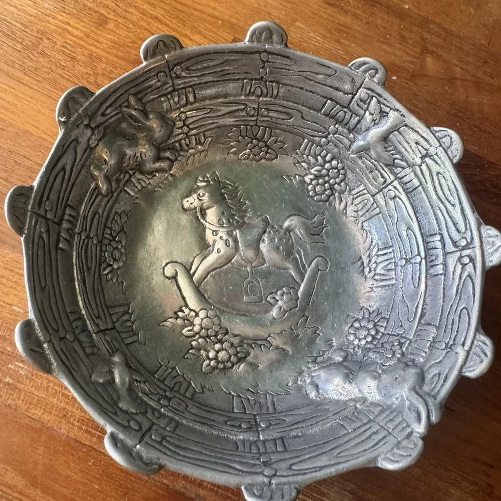 Vintage Handcrafted Pewter-Style Decorative‎ Bowl – Horse & Bunny Shelf Nursery